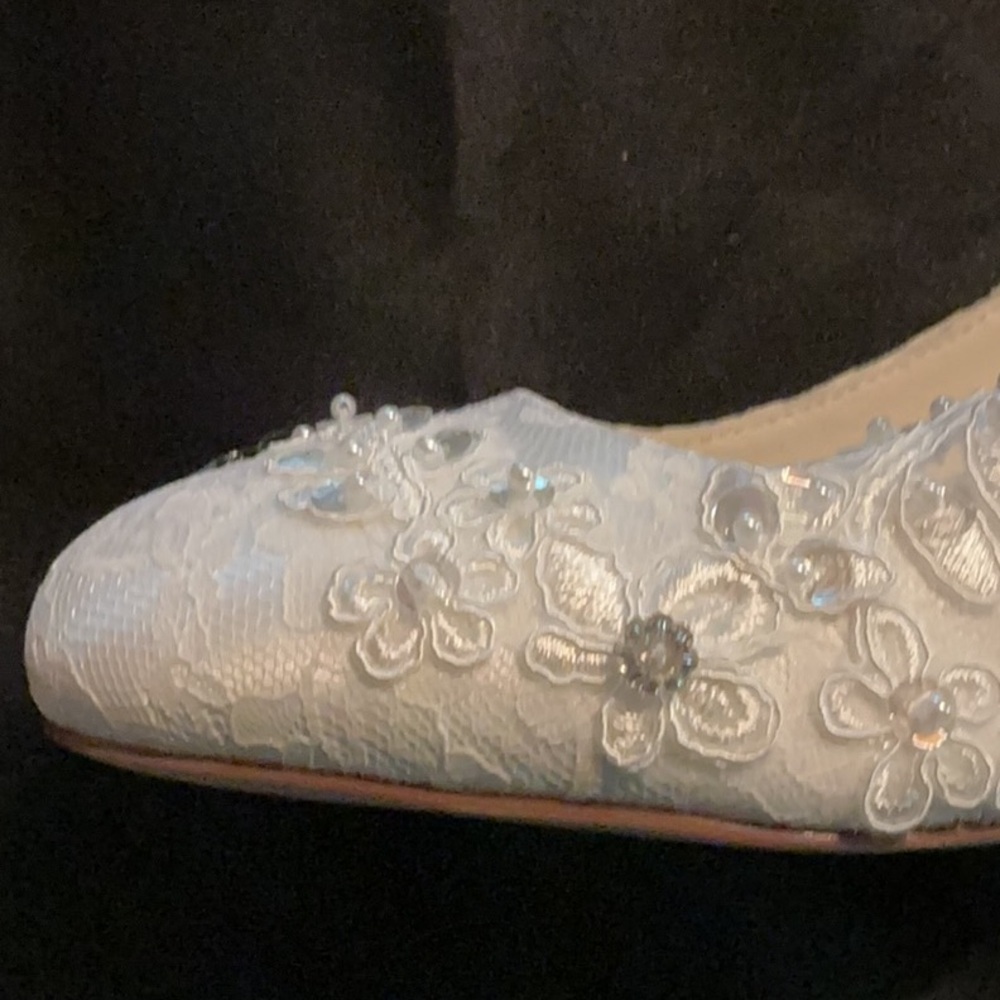 NEW Custom Elegant White Lace Floral Bridal Pumps - Picture 7 of 10